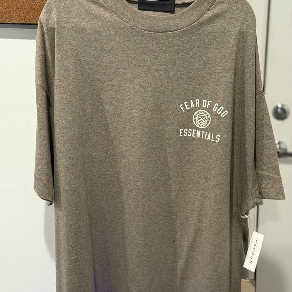 FOG Essentials T-shirt Brand new - Picture 1 of 8